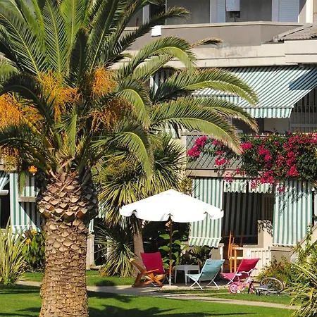 公寓 In With Parking Space *